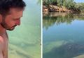 (Video) Sungai Ini Sangat Jernih, Namun Makhluk Pemakan Manusia Ini Bersembunyi Nyaris Tanpa Terlihat, Keahlian Pria Ini yang Mampu 'Menemukannya'