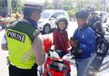 Polisi Tercengang saat Temukan Pengendara dengan Plat Nomor Tercantik di Dunia, Ternyata Ada Kisah Unik Dibaliknya