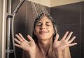 Beruntunglah Mereka yang Suka Mandi Air Dingin Setiap Pagi, Manfaatnya Redakan Flu Hingga Turunkan Berat Badan