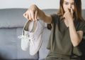 Tak Betah Pakai Kaos Kaki, Tapi Tak Ingin Kaki Bau, Coba Tips Beriku Ini!