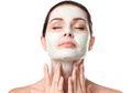 Eksfoliasi Kulit Berjerawat dengan Rekomendasi Scrub Wajah Ini