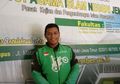 Tertatih-tatih Bayar Kuliah, Driver Ojek Online Ini Tiap Kuliah Pakai Jaket Ojol hingga Lulus S2 Cum Laude