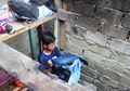 Pedih! Remaja 17 Tahun Ini Harus Menjadi Tulang Punggung Keluarga karena Ayah dan Ibunya Meninggal Digigit Ular