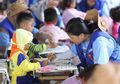 Samsung Employee Volunteer Lakukan Aksi Sosial di Kampung Pelangi