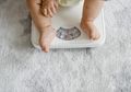 Jangan Hanya Feeling, Periksa Berat Badan Si Kecil Guna Memastikan Beratnya Normal dan Sehat