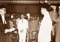 'Aku Jongkok di Sana Dekat Got dan Tempat Sampah Menyantap Sate' Kisah Bung Karno Setelah Dilantik Sebagai Presiden RI