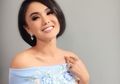 Asyik Main ke Mall Bareng Anaknya, Tampilan Yuni Shara Pakai Rok Mini Justru Curi Perhatian