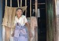 Kisah Nenek Luspina, Tinggal di Tanah Penghasil Kain Tenun Mahal, Tapi Hidupnya Menahan Lapar di Gubuk Reyot