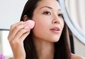 Sadarkah Jika Spons Makeup yang Kita Gunakan Ternyata Rumah Bagi Bakteri Staphylococcus Aureus dan Escherichia Coli, Sebagian Besarnya Sudah Tak Mempan Antibiotik!
