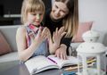 Moms Ingin Terlibat dalam Pendidikan Si Kecil? Begini Caranya