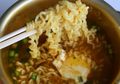 Suka Masak Mie Instan? Begini Cara Memasak Mie Instan Agar Kandungan MSG yang Merusak Otak Hilang