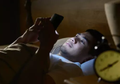 Main HP di Kegelapan, Seorang Pria di China Terkena Stroke Mata!