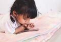 Kenal Ponsel Sejak Umur 2 Tahun, Balita Ini Nyaris Alami Kebutaan Permanen Akibat Kecanduan Ponsel