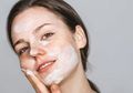 Cara Menghilangkan Bruntusan dengan Hanya 3 Tahapan Skincare, Cobain Yuk!