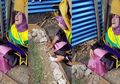 Masih Mengenakan Toga Wisuda, Gadis Ini Bersimpuh dan Menangis di Pusara Ibunya, Ungkap Penyesalan Karena Tak Mampu Penuhi Keinginan Sang Mendiang di Kala Hidup