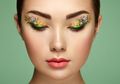 Prediksi Tren Makeup 2020 Menurut MUA Dhirman Putra: Warna Bold Sudah Lewat!