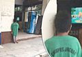 Bikin Trenyuh Netizen, Potret Viral Usaha Seorang Bocah Dari Keluarga Tak Mampu Nikmati Tontonan Kartun di Televisi, Numpang Tempat Tetangga dan Hanya Bisa Ngintip dari Kejauhan