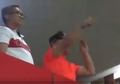 Parah! Gubernur Kalteng Tertangkap Kamera Lempar Botol ke Tengah Stadion, Tak Terima Pemain Kesayangannya Dikartu Merah Hingga Nekat Tantang Petugas Keamanan