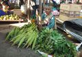 Berhasil Asuh Putranya Hingga Jadi Bupati Selama 2 Periode, Pasangan Suami Istri Petani Ini Dapat Penghargaan