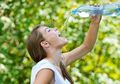 Peduli Tubuhmu: 7 Tanda Tubuh Ketika Anda Tidak Minum Air yang Cukup
