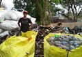 Cerita Mantan Pemulung di Semarang, Buka Warung Makan yang Gunakan Sampah Plastik sebagai Alat Bayar