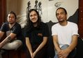 Kelompok Penerbang Roket Kenang Proses Pembuatan Debut Albumnya