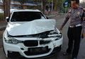 Karma! Tak Izin Orangtua, Bocah 15 Tahun Kendarai BMW 330i, Seruduk Mobil Pikap yang Bawa 3 Motor dari Dealer