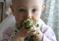 Panduan Perkembangan Bayi 6 Bulan yang Normal Terjadi, Kenalkan Makanan Pendamping Bantu Kecerdasan Otak Bayi