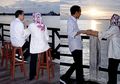 Ditatap Mesra Presiden Joko Widodo, Iriana Widodo Kenakan Setelan Sederhana Kompak dengan Suami di Pantai