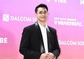Nyanyikan Lagu Sudah, Afgan Terima Penghargaan Artis Terfavorit di V-Live Awards V Heartbeat 2019