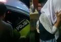 Warga Serang Grebeg 'Mobil Goyang' yang Terparkir di Depan Pusat Perbelanjaan, Sepasang Remaja Mesum di Dalamnya Berhasil Diamankan, Pelaku Wanita yang Masih Pelajar Mengaku Dipaksa
