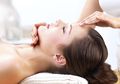Glowing Peel Treatment, Perawatan di Klinik Kecantikan untuk Hilangkan Flek dan Tampilan Kusam