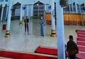 Tak Ada Angin dan Hujan, Pria Ini Tiba-Tiba Masuk dan Ngamuk di Masjid Aceh, Hantam Lampu Hias dengan Tongkat, Sampai Buat Para Jemaah Panik Berlarian