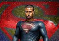 Michael B. Jordan Dikabarkan Jadi Superman Baru, Beneran Cocok Nggak?