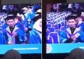 Pamer Skill Sulap Saat Masuk Ruang Prosesi Wisuda, Mahasiswa Ini Viral