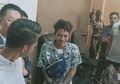Berlutut dan Ngaku Nyesal Sudah Mabuk, Tukang Ikan yang Ancam Akan Kirim Santet ke Eza Gionino Cuma Bisa Nangis Minta Maaf, Nyalinya Ciut Saat Ketemu Langsung dengan Sang Artis