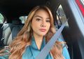 Jadi Model Kosmetik Korea, Foto Aurel Hermansyah Pakai Kemben Tuai Debat Netizen: Mirip Krisdayanti atau Ashanty?