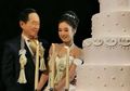 Perbedaan Usianya 50 Tahun, Pria Tua Ini Mantap Nikahi Gadis Muda Berusia 20 Tahun dengan Uang Mahar yang Jumlahnya Fantastis!