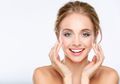 Rahasia Perawatan Wajah Glowing dengan Murah Cuma Modal Santan Kelapa, Coba Yuk!