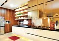 Aplikasikan Bronze Mirror, Begini Rapihnya Tampilan Dapur yang Gunakan Ruang Tersembunyi