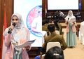 Jadi Pembicara Seminar untuk Mahasiswa, Mulan Jameela Tampil Santun dengan Hijab Syari Pastel