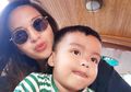 Tak Ada Syuting, Nia Ramadhani Ajak Anak Bungsunya Naik Kuda, Ternyata Ini Manfaatnya Buat Si Kecil