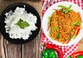 Nasi atau Mi Instan Bikin Berat Badan Naik? Ini Penjelasannya Moms!