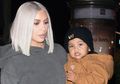 Diduga Alergi Rumput Anak Kim Kardashian Masuk Rumah Sakit