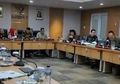 Suasana Rapat Mendadak Ricuh Tak Terkendali, Dua Anggota DPRD DKI Komisi C Cek-cok Saling Tuduh Bocorkan Materi pada Media, Rapat Terpaksa Diskors hingga Wartawan Diusir Keluar