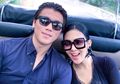 Menjerit Kesakitan, Syahrini Keluhkan Kulit Tangannya yang Mengelupas Karena Cakaran Kuku Para Penggemar