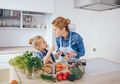 Anak Menolak Ketika Disuruh Makan Sayur? Coba Ikuti Tips Berikut !