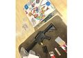 Pasangan Ini Mendapatkan Hadiah Bayi Yang Bagus Dan Murah Tapi Justru Malah Menghadiahi Bayi Teman Mereka Pistol Setelah Membeli Di Toko Seperti Ini