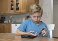 Gejala Diabetes pada Anak Sama Seperti Orang Dewasa, Termasuk Haus dan Sering Buang Air Kecil, Tapi apa Penyebab Diabetes pada Anak?