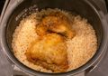 Lagi Rame Inovasi Masak Nasi Pakai Ayam KFC, Katanya Sih Enak Sob. Anak Kos Boleh Coba Nih.